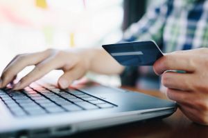 Contribuabilii gălăţeni, îndemnaţi de autorităţile locale să-şi plătească dările către buget prin ghiseul.ro