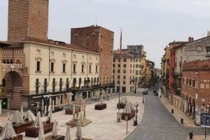 Adrian, Verona (Italia): “Dacă ne îmbolnăvim cu toţi odată e foarte grav. ...