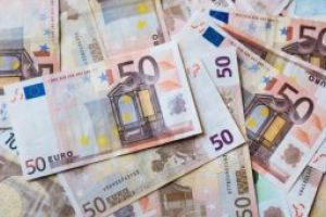 Euro se apropie de 4,83 lei