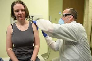 Primul vaccin contra coronavirusului începe cu un voluntar din Seattle