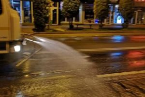 A început curăţenia şi dezinfecţia străzilor şi trotuarelor din Făgăraş