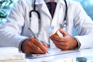 Coronavirusul afectează şi Colegiul Medicilor: Din cauza răspândirii COVID-19 au fost amânate alegerile pentru conducerea breslei