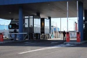 Ungaria şi-a închis toate graniţele. Străinii care încă sunt pe teritoriul maghiar pot tranzita ţara