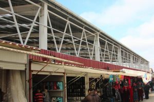 Bazarul Sucevei se închide de mâine, pentru protejarea clienţilor şi a comercianţilor