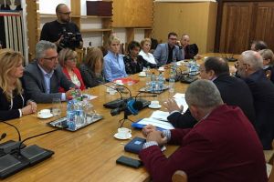 Pediatrii şi managerii de spitale din judeţ, front comun cu Flutur şi Rîmbu pentru ...