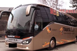Autocar cu bistriţeni care vin din Spania, blocat de 12 ore la graniţa cu Ungaria