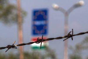 MAE intervine pentru cel puţin 3500 de români blocaţi la frontiera dintre Austria şi Ungaria
