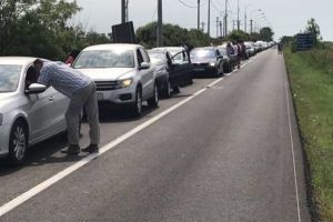Celor 3.500 de români blocaţi la graniţa dintre Austria şi Ungaria li se va permite să tranziteze ţara pentru a ajunge acasă