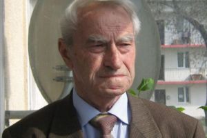 Versuri dedicate profesorului Ilie Şandru, distins dascăl, talentat prozator, istoric, om de cultură, mare patriot harghitean cu prilejul celor 80 de ani de viaţă