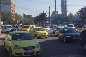 Dezinfectarea taxiurilor şi a staţiilor de taxi, obligatorii, în municipiul Suceava