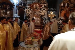 Decizie MAI: se interzic slujbele religioase  în biserici, din cauza coronaviruslui. Ce soluţii au preoţii din Botoşani!