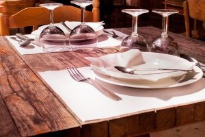 Decizie radicală! Se închid hotelurie, restaurantele şi barurile, din cauza coronavirusului