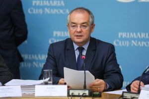 Emil Boc: „Cel mai bun lucru pe care puteţi să îl faceţi acum este să staţi acasă”