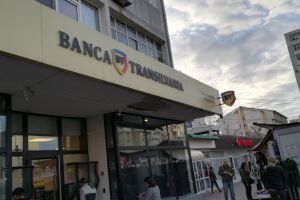 Persoanele fizice cu credite, amanate cu pană la trei rate la BT