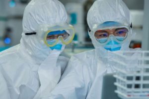 PROVOCARE! Parlamentarii şi directorii să doneze 10% din salariu pentru lupta împotriva coronavirusului