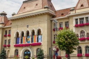 Primăria Târgu-Mureş îşi reduce activitatea cu publicul