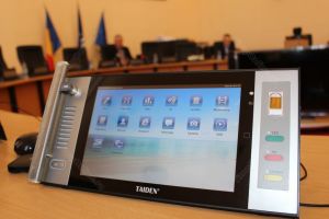 Ca să evite umplerea sălii de şedinţe, consilierii locali din Bistriţa ar putea vota, la nevoie, prin corespondenţă