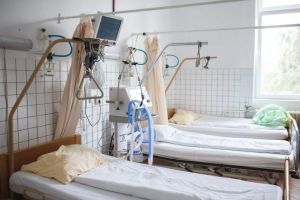 Sume suplimentare pentru spitalul din Sebeş, pentru aparatură vitală, echipamente de protecţie şi dezinfectanţi