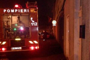 VIDEO FOTO Trei morţi şi doi răniţi grav într-un incendiu la Penitenciarul Satu Mare – Deţinuţii au început o revoltă