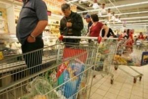 Cum explică reţelele de magazine explozia preţului la unele produse