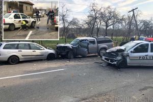 Culpă în dispută: Şeful de post din Remetea a buşit maşina de serviciu pe contrasens. Poliţiştii, acuzaţi că îşi acoperă colegul (FOTO)