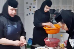 Măicuţe din Timiş – ceai cald, cafea şi alimente pentru cei care lucrează în vamă, pe timpul pandemiei de coronavirus