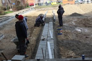 Aproape 300 de locuri de parcare, în lucru în spatele blocurilor din Calea Aradului (FOTO)