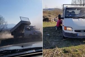 FOTO: Nesimţire fără margini – Individ surprins în timp ce aruncă gunoaie pe câmp la ieşire din Sibiu spre Agnita