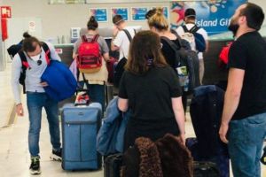 Peste 100 de români blocaţi în Insulele Canare au fost repatriaţi