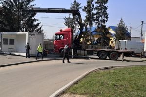 Containere pentru pre-triaj, instalate la Spitalul „Dr. Aurel Tulbure“ din Făgăraş