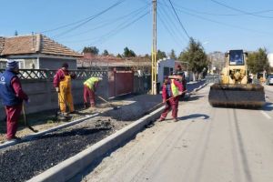 Constanta: Continua lucrarile de modernizare a trotuarelor in cartierul Palazu Mare (galerie foto)