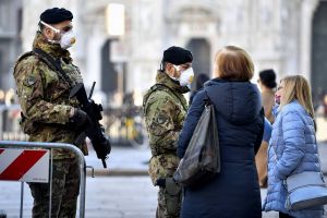 DOCUMENT. Guvernul plănuieşte interzicerea ieşirii din casă. Cu câteva excepţii!