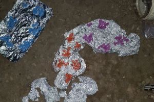 Retinuti pentru trafic de droguri de risc si mare risc. Ce s-a descoperit in urma perchezitiilor (galerie foto)