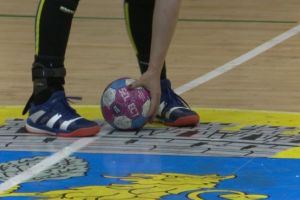 Meciurile de handbal şi-au prelungit perioada de sistare