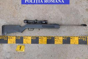 Zece percheziţii în Bistriţa-Năsăud, trei persoane reţinute. Ce au confiscat poliţiştii