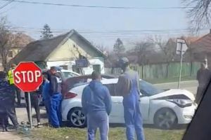 Un copil de trei ani a ajuns la spital în urma unui accident de circulaţie, la Moşniţa Nouă