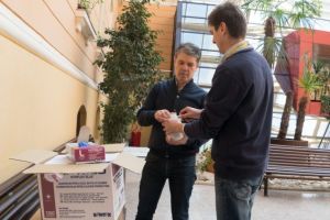Primăria Braşov a distribuit echipament de protecţie pentru medicii de familie