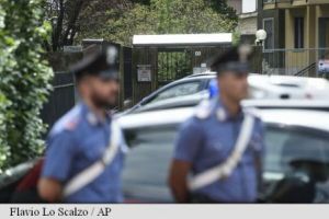 Fermieri italieni arestaţi pentru discriminare: muncitorii de culoare, dar şi alţii, inclusiv români, erau plătiţi mai puţin