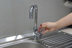 Locuitorii de pe strada Episcop Mihai Pavel din Oradea rămân luni fără apă câteva ore