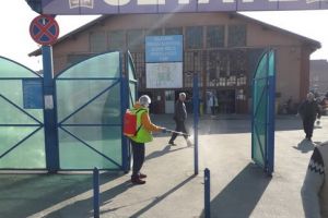 ADP: Pieţele din Oradea sunt dezinfectate zilnic (FOTO)