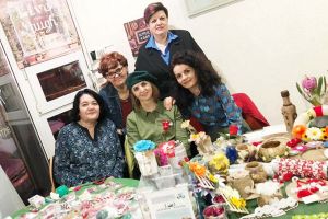 Eco-Profesoarele: Două orădence care au înfiinţat Anima Verde îi învaţă, voluntar, pe elevi cum să colecteze selectiv deşeurile