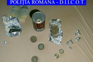 Cercetaţi pentru trafic şi consum de drogurde mare risc