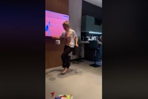Gica si Ianis Hagi, dar si Simona Halep, jonglerii fotbalistice acasa. Au acceptat provocarea! (galerie foto)