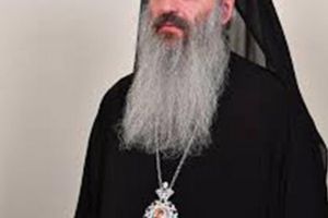 Mitropolitul Teofan: „Este vreme de rugăciune stăruitoare şi adâncă pentru medici, ...