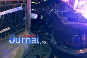 Adjud: Băut şi fără permis, un tânăr de 18 ani a ajuns cu maşina într-un gard