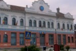 Primarul Cismăneanţu şi consilierii bocşeni pun la bătaie 2 milioane de lei: „Iluminatul stradal poate să mai aştepte. Sănătatea şi viaţa oamenilor, nu!”