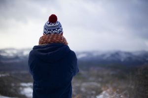 Vremea se răceşte semnificativ în următoarele zile. ANM anunţă şi ninsori
