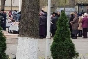 Mosii din Braila se incapataneaza sa sfideze COVID 19 / Asa va castigati voi un loc, nu stiu daca in rai, prea devreme!!