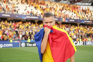 Din Anglia, fotbalistul orădean George Puşcaş le cere românilor să stea în case: 
