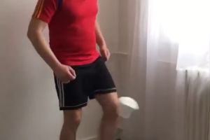 FOTO & VIDEO Provocarea momentului! Botoşănenii stau acasă şi fac jonglerii cu hârtia igienică